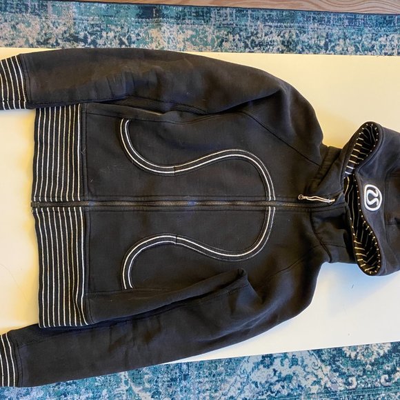 Lululemon Athletica Scuba Zipup Hoodie XS/S - Picture 2 of 3